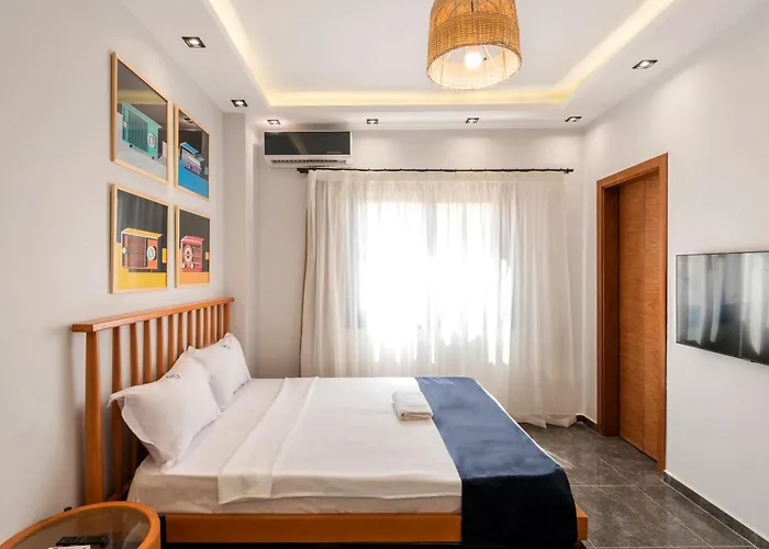 Travelholic Auc Residence