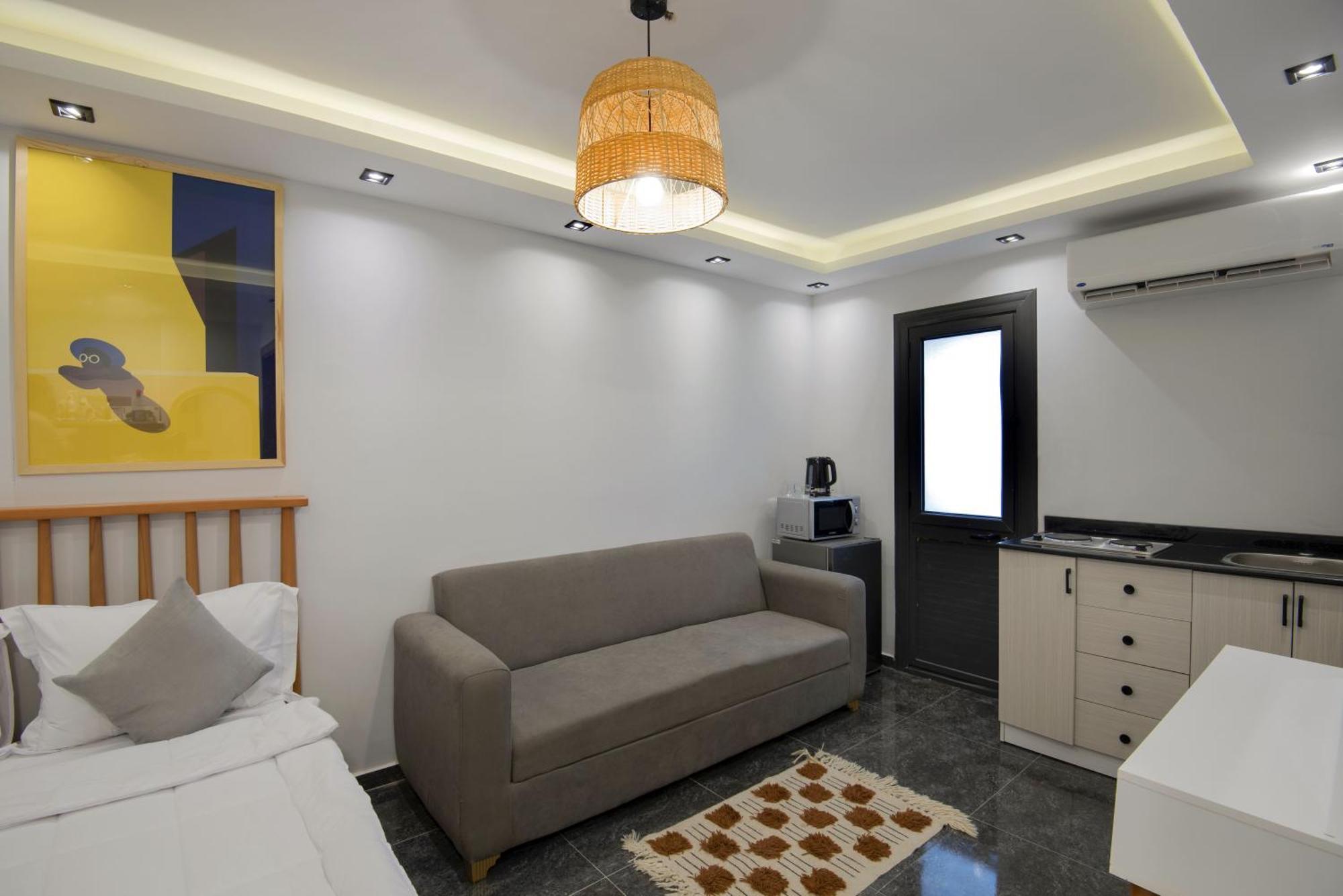 Travelholic Auc Cairo