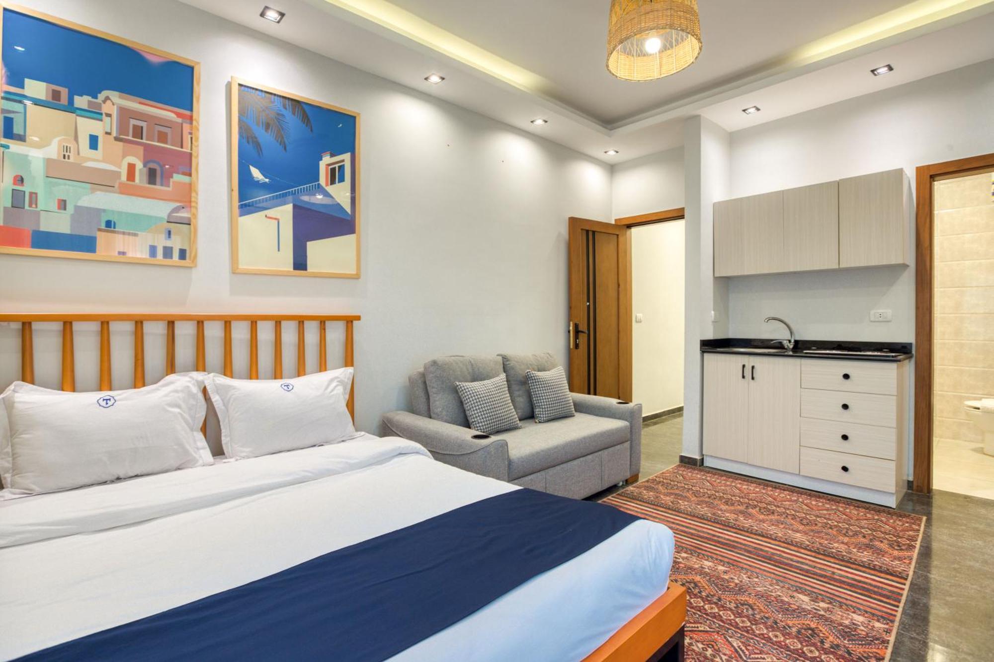 Travelholic Auc Cairo