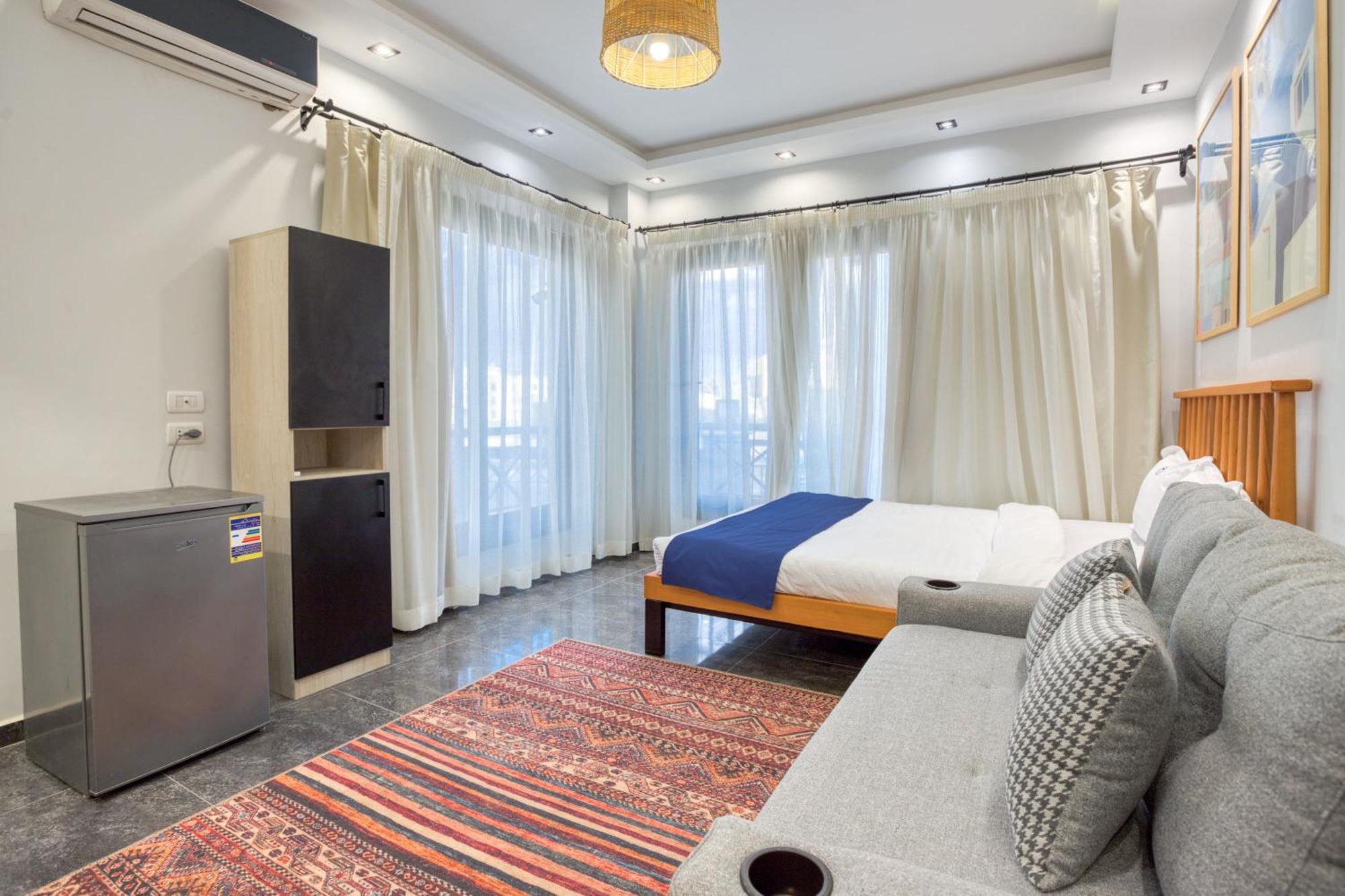 Apartment Travelholic Auc