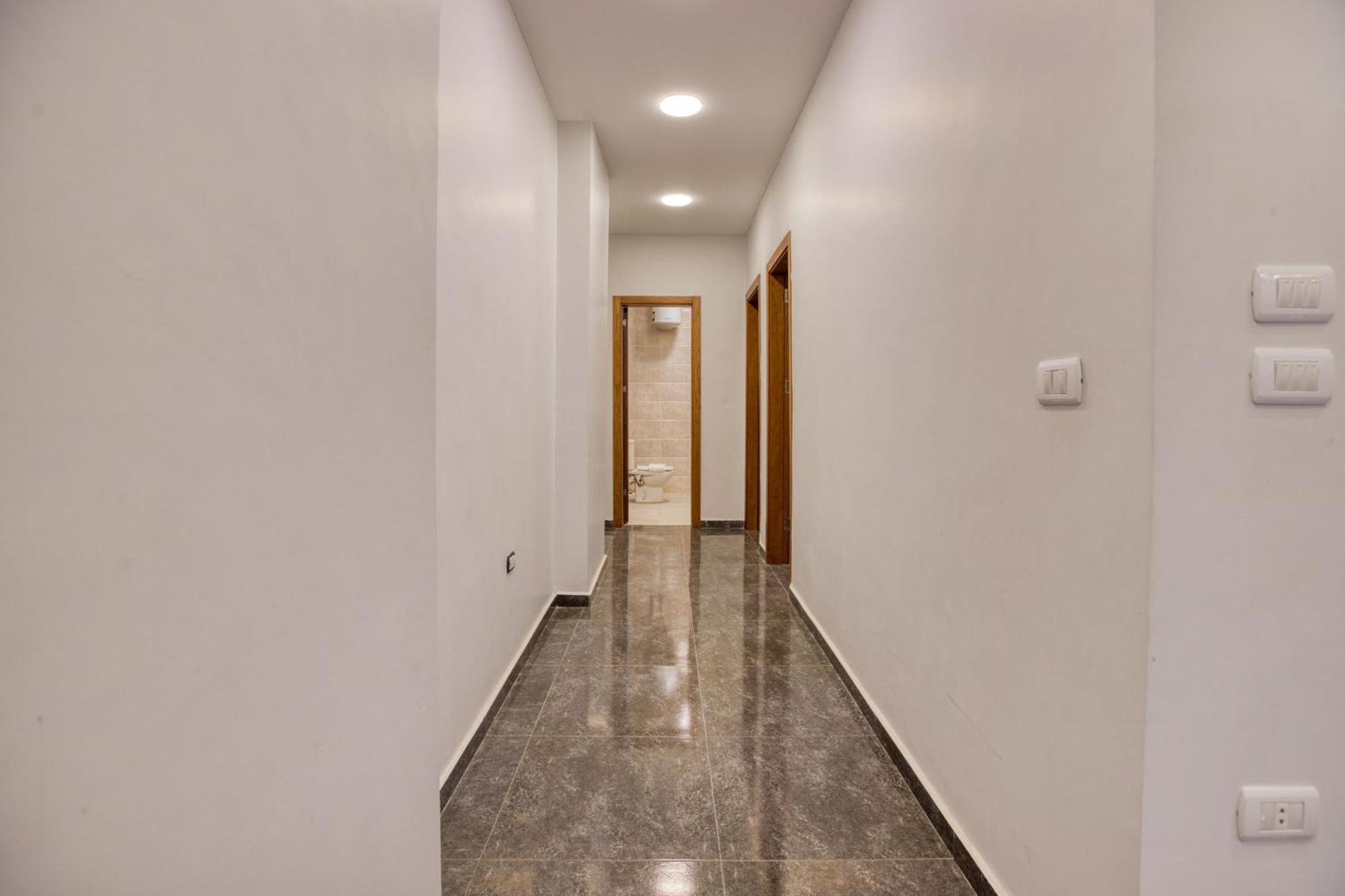 Travelholic Auc Apartment Cairo