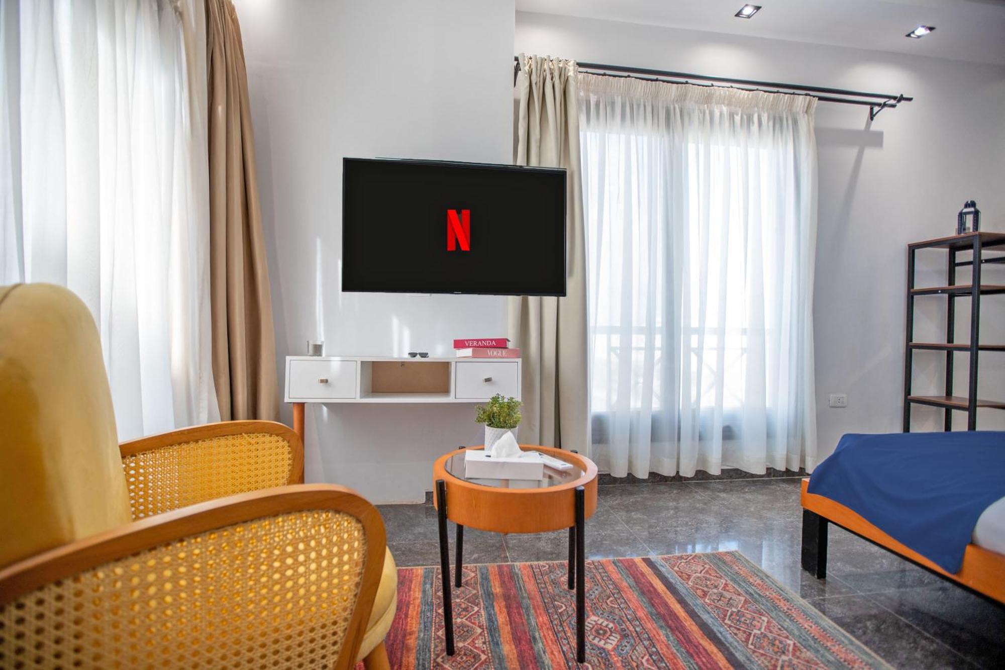 Travelholic Auc Apartment