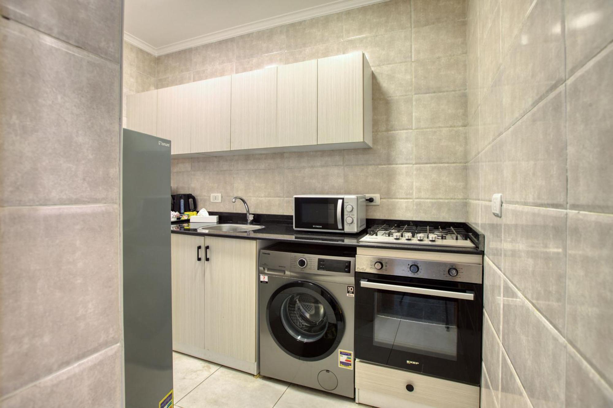 Travelholic Auc Apartment Cairo